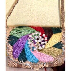 Vintage 1960s Raffia Shoulder Purse with Colorful Swirl Design and Seashell Trim